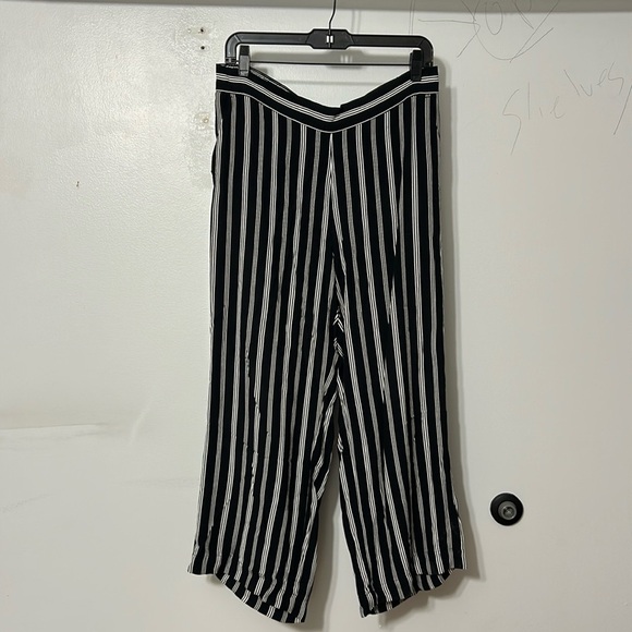 Loft Womens Pants Size Medium Black White Stripe Wide Leg Pull On Lightweight - Picture 2 of 4